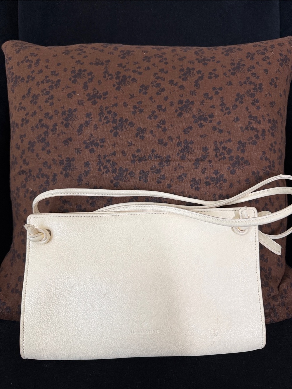 IL Bisonte Ivory Leather Crossbody Bag - Minimal Chic